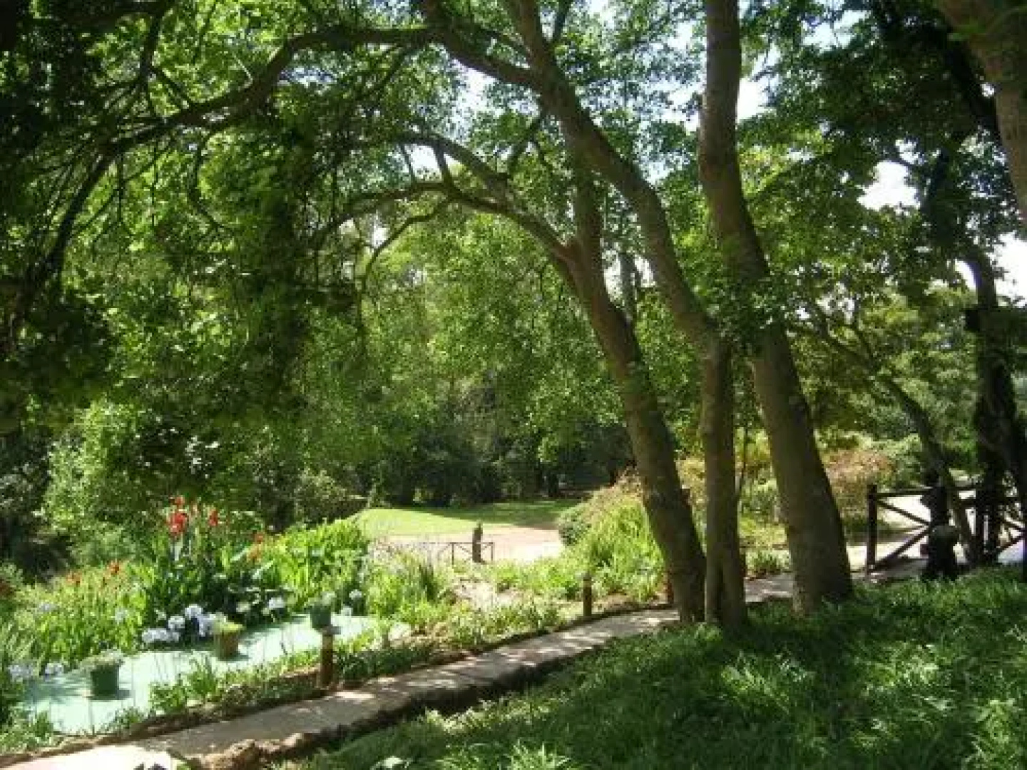 Mvubu Falls Lodge