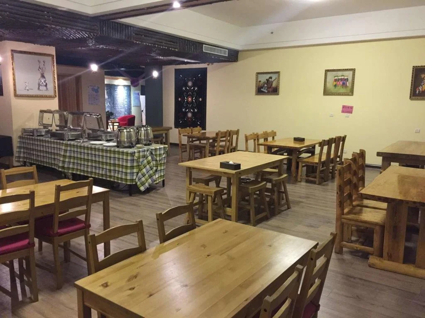 Red Flag Canal Intl Youth Hostel