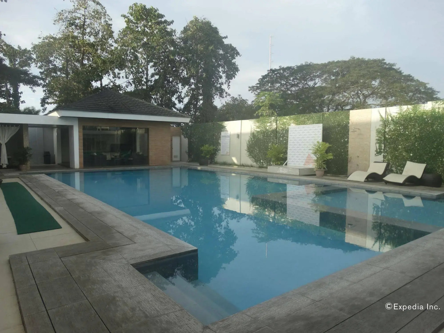 Holiday Suites Puerto Princesa