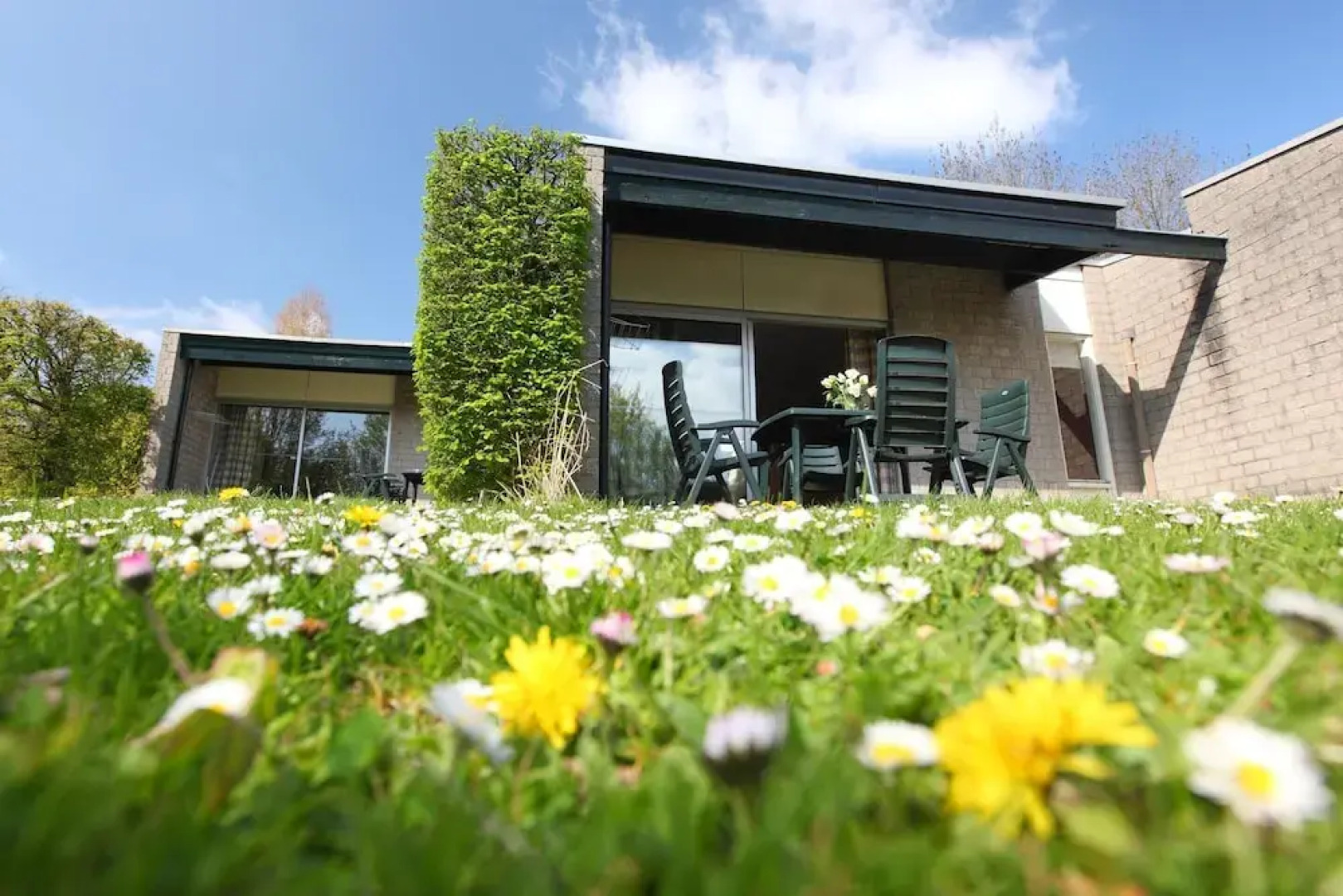 Bungalow With Sauna Near Valkenburg