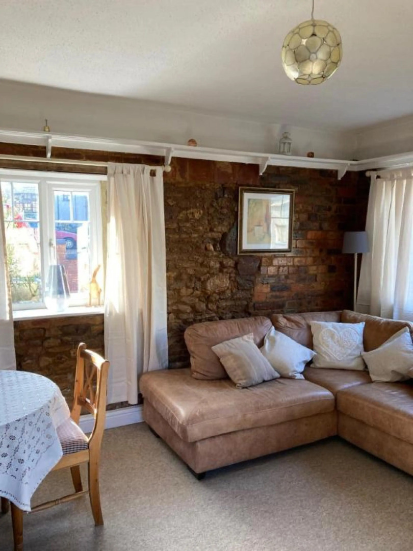 2 Bedroom Holcot Cottage