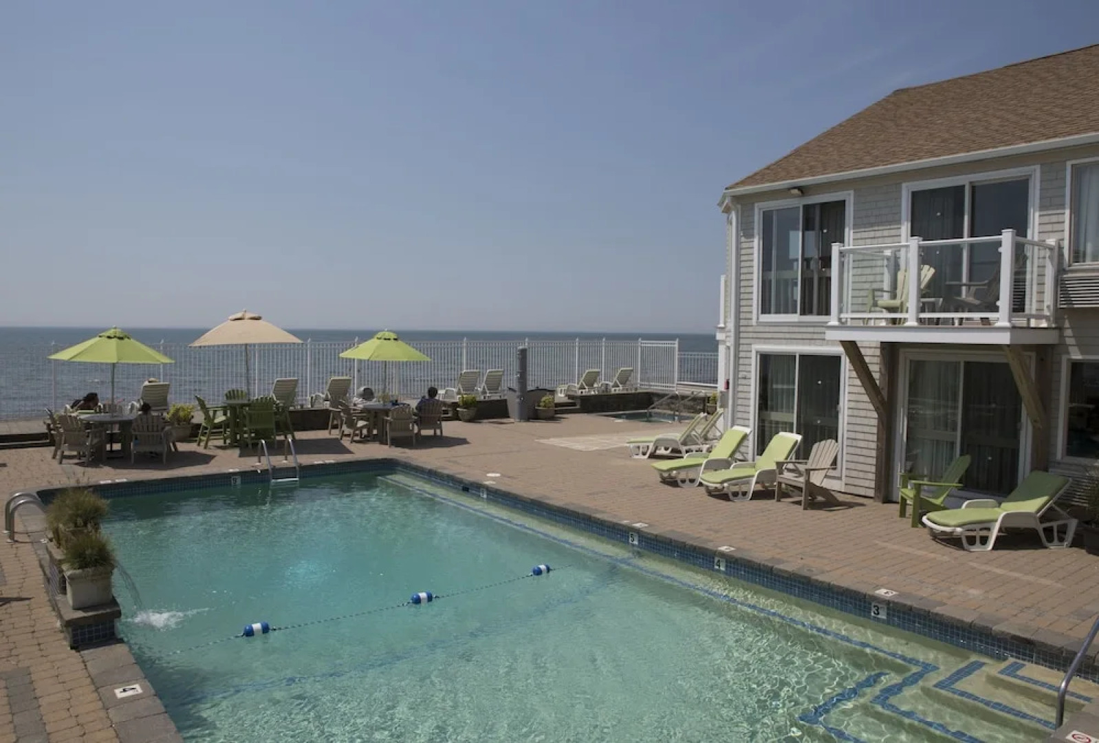 The Corsair & Cross Rip Oceanfront Resort