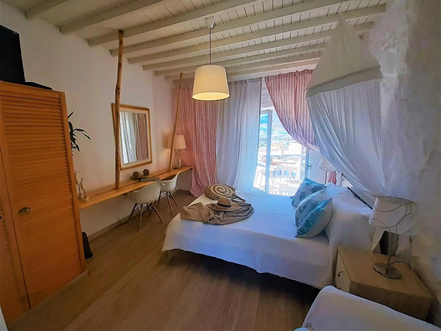 Sea Side Studios & Houses