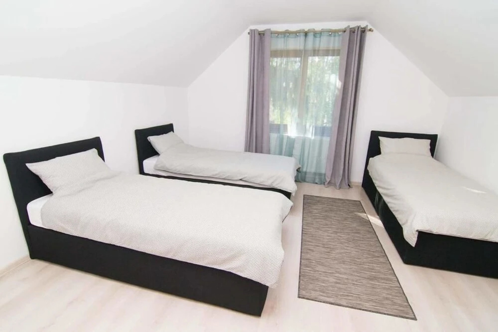 Continental Boutique Rooms