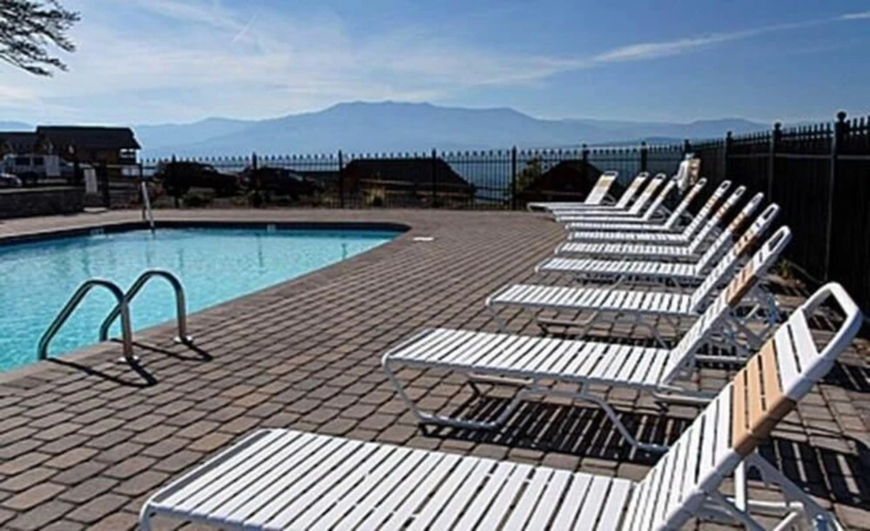 On Eagle's Wings - 2 Br cabin by RedAwning