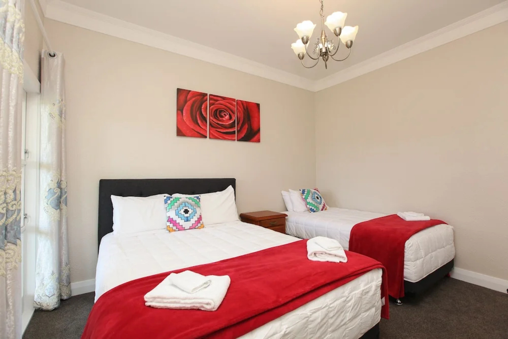 Luxury 3Brm Mannor in Temple View