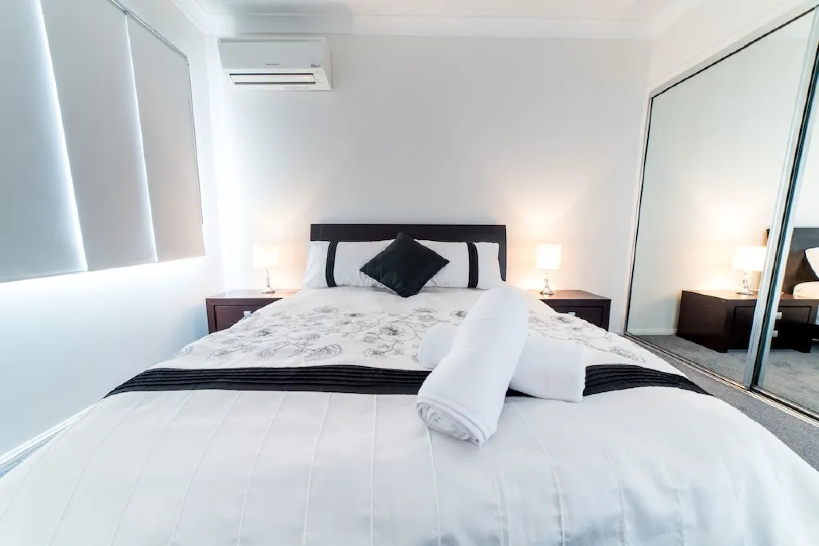 1 Bedroom Gold Coast Beachside Apt w/AC + Parking