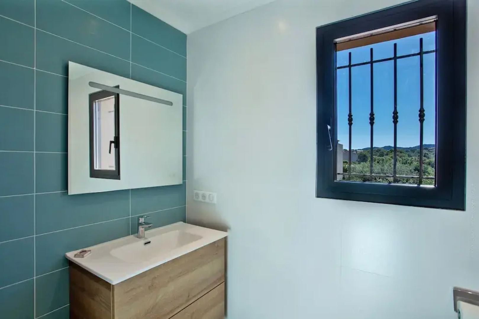 Superb Villa With Pool and sea View