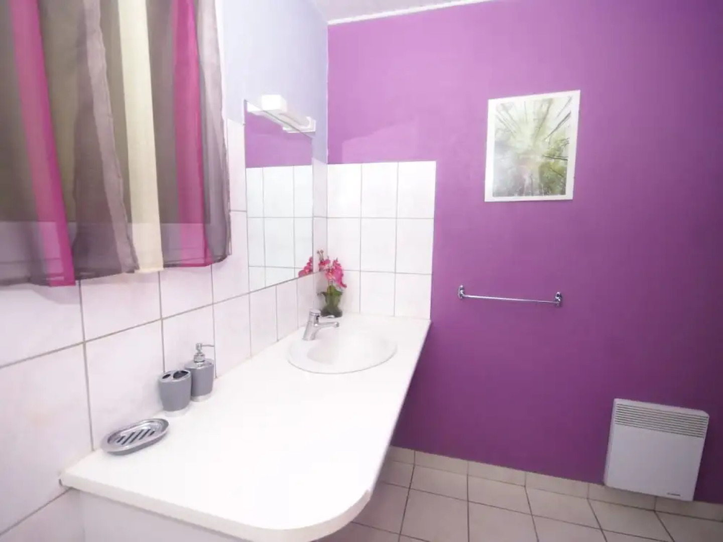 Beautiful House on Hilltop With Private Pool and a River 800 Meters Away