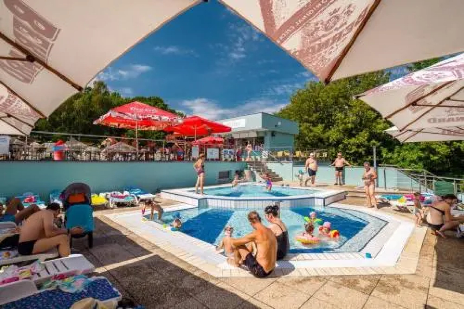 Eco Hotel & Camping LEO