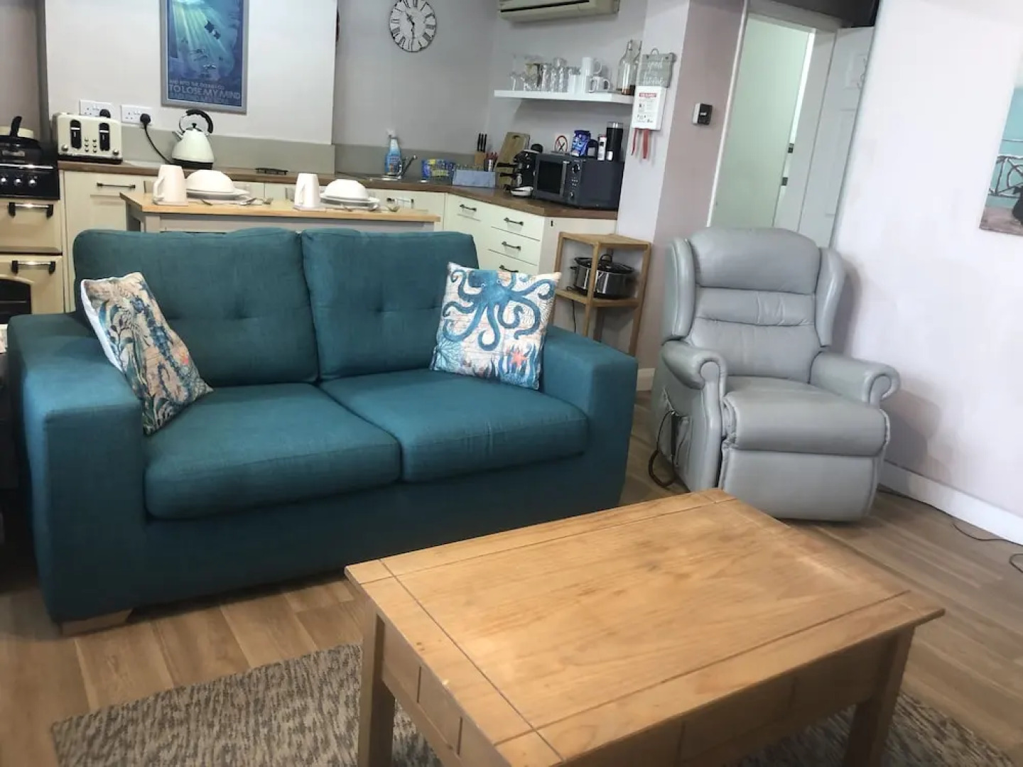 Superb Apartment With Sky Glass TV and Netflix