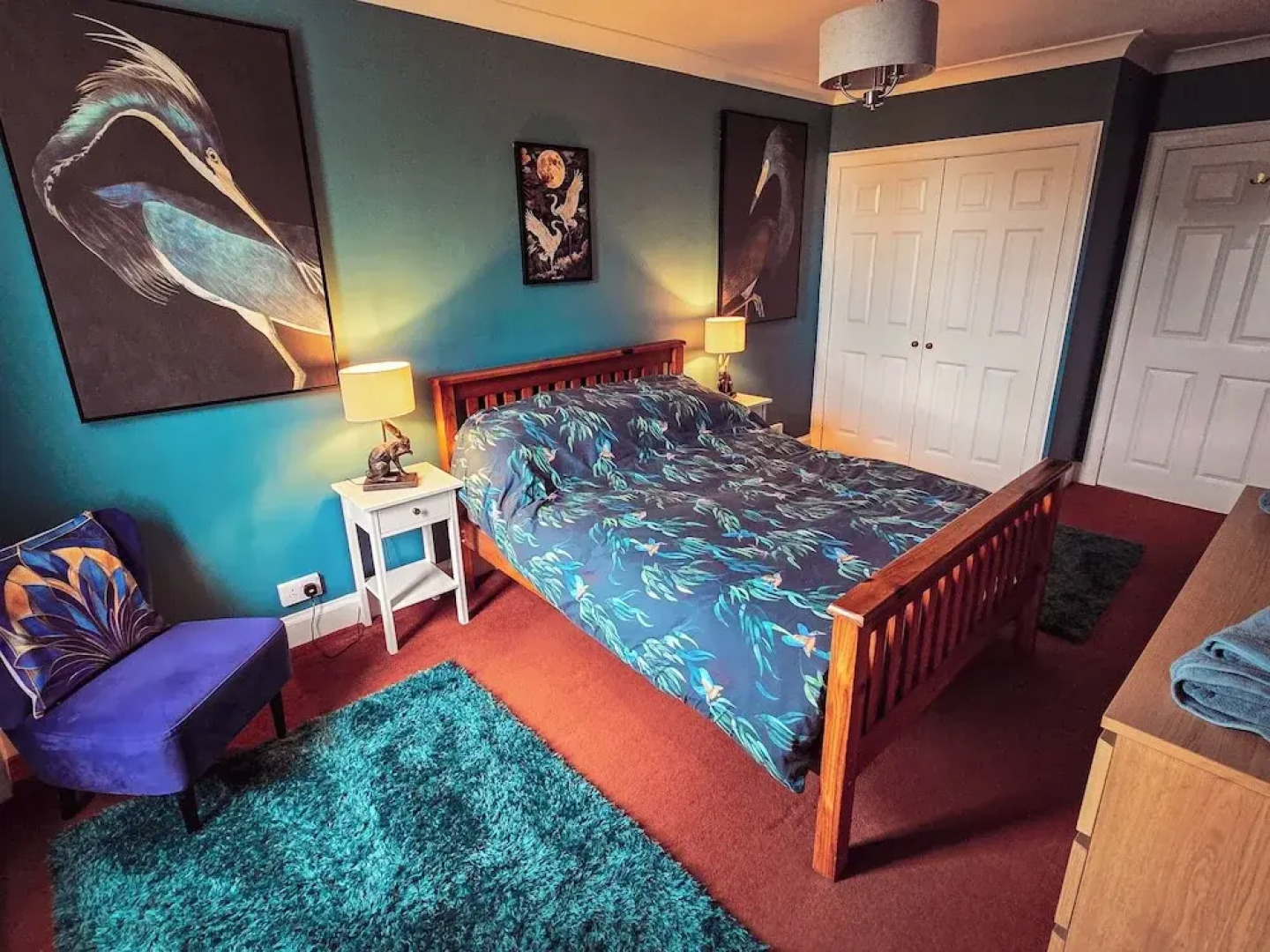 2 Bed House - Sleeps 4 - Pets - Parking - Wifi