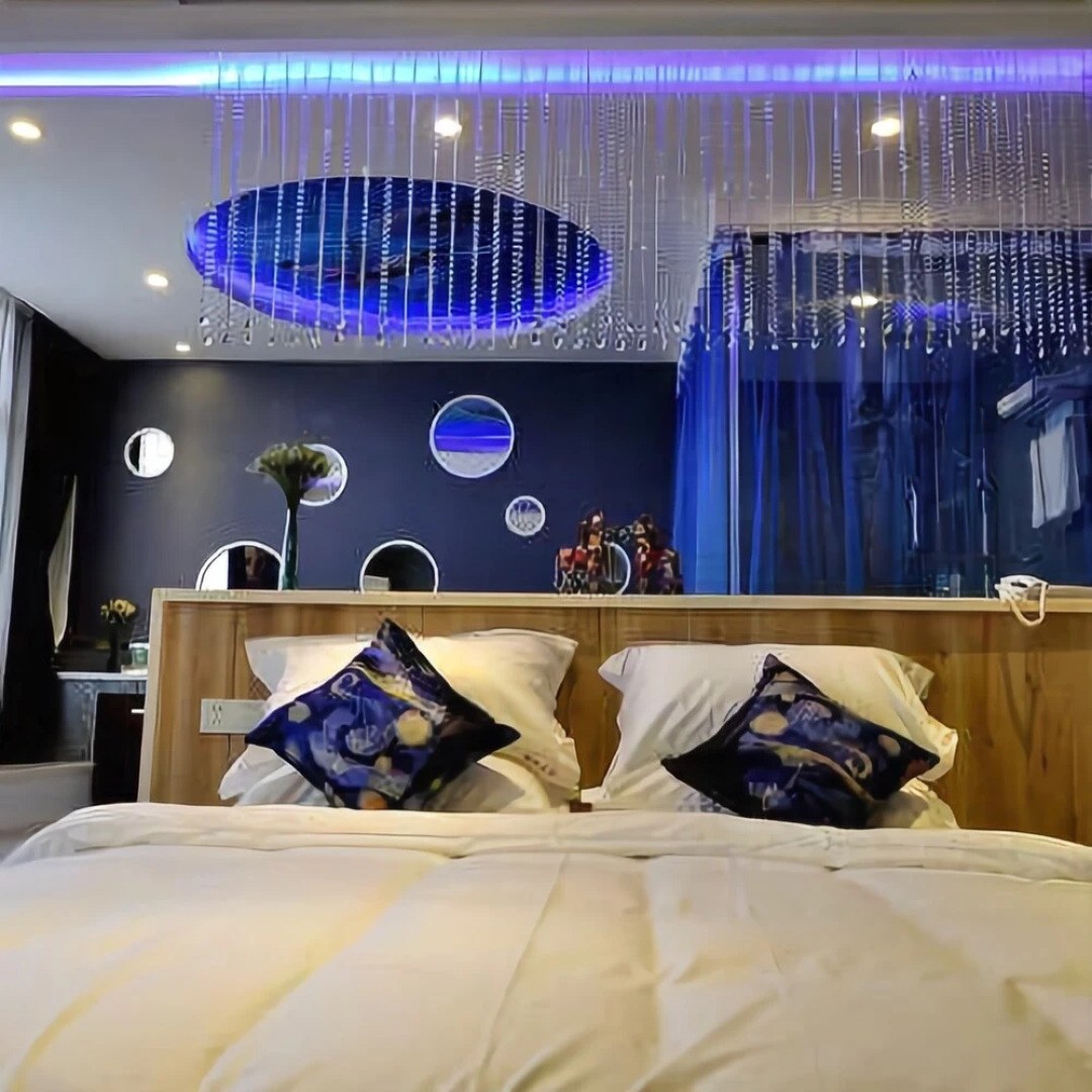 The Love of Maple Theme Hotel