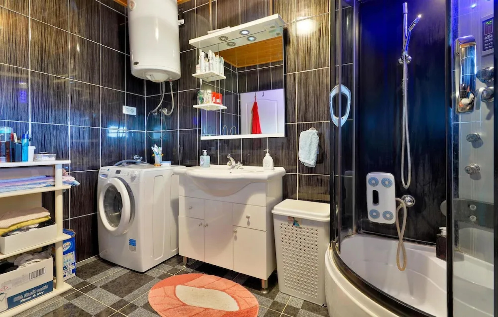 Awesome Home in Donja Zelina With 3 Bedrooms, Wifi and Outdoor Swimming Pool