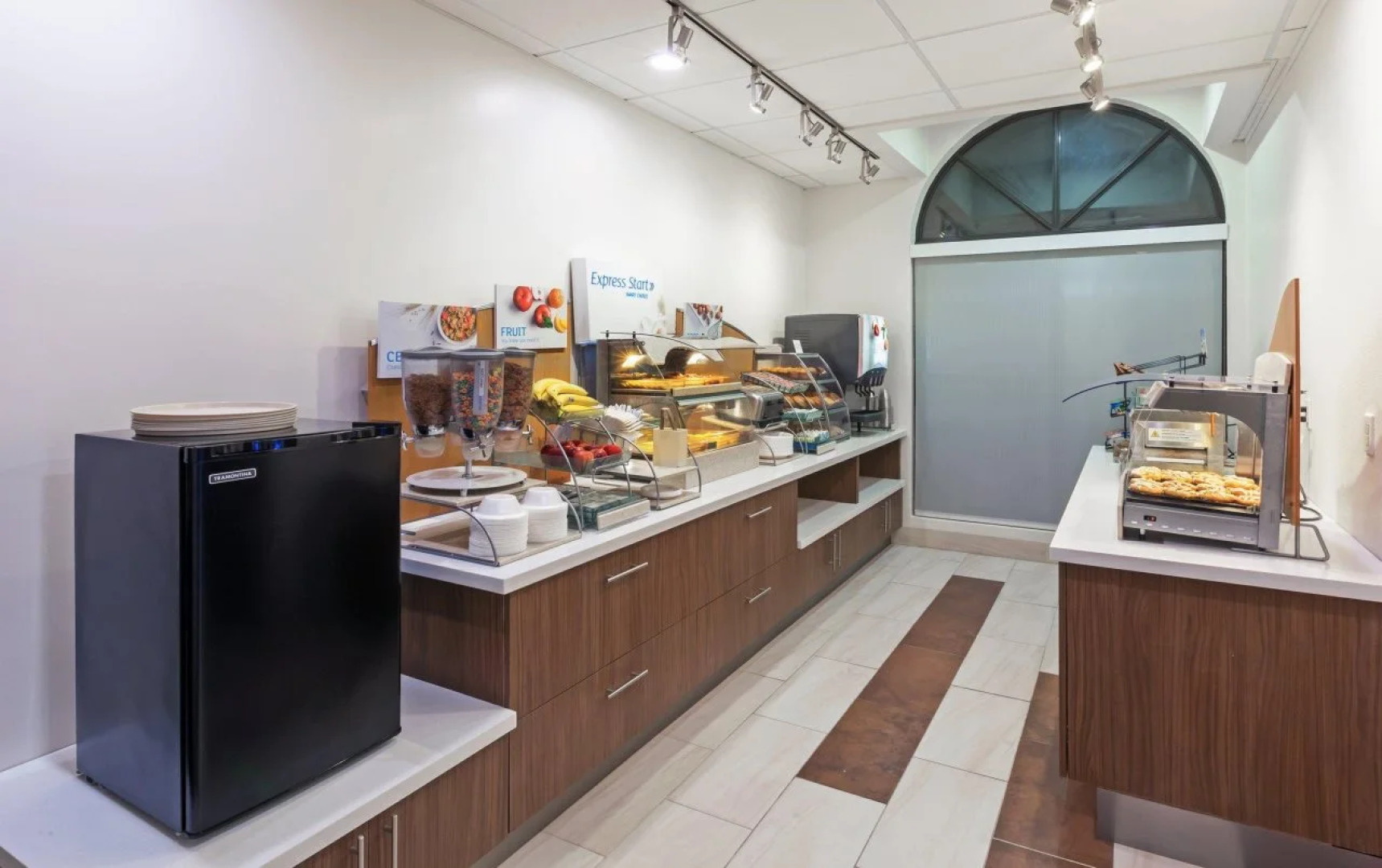 Holiday Inn Express & Suites Houston - Memorial Park Area by IHG