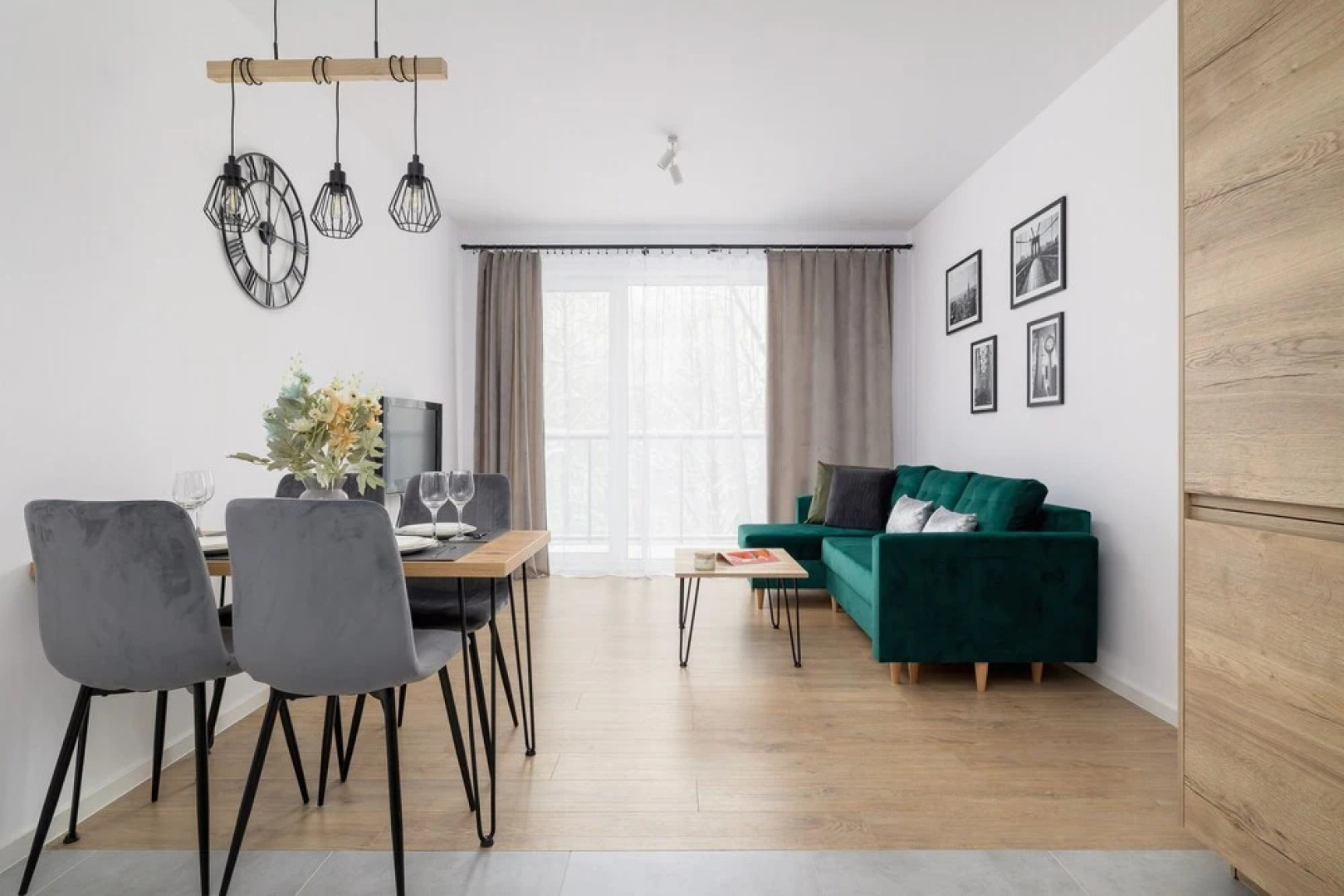 Apartament Otoczony Zielenią by Renters
