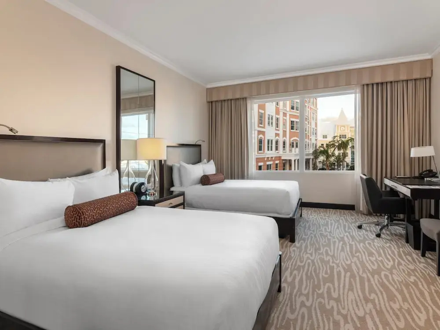 Hamilton Princess - Fairmont Gold Experience