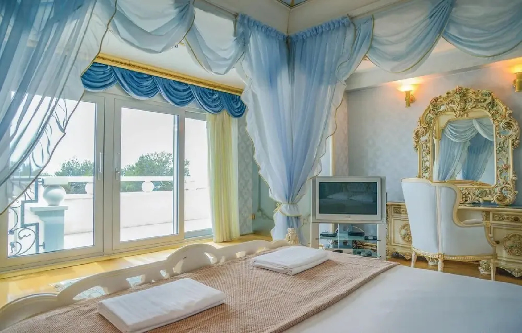 Stunning Home in Makarska with Hot Tub, Sauna & 9 Bedrooms