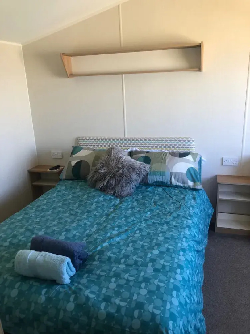 Gwel y Mor 2-bed Chalet With Sea Views & Terrace