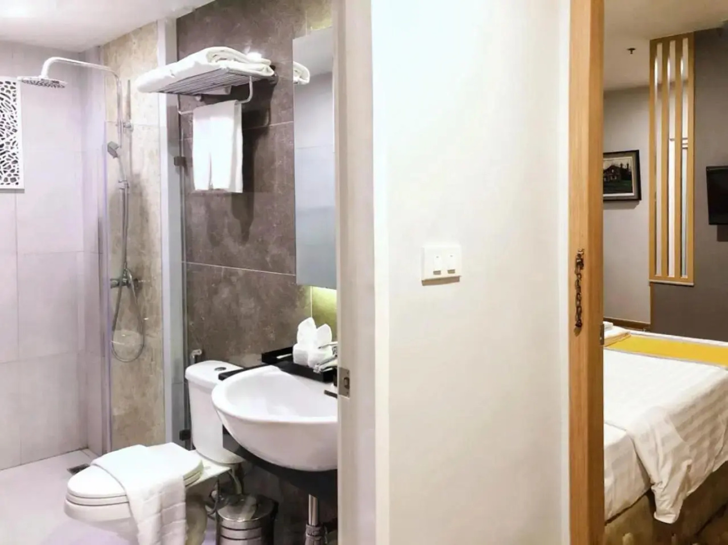 The Green View Hotel