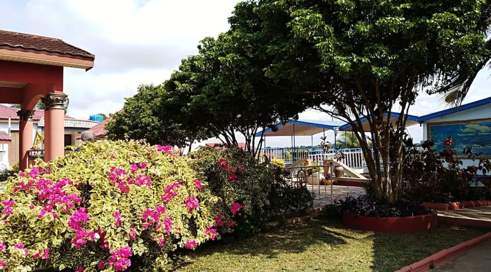 Waterfront Paradise Resort