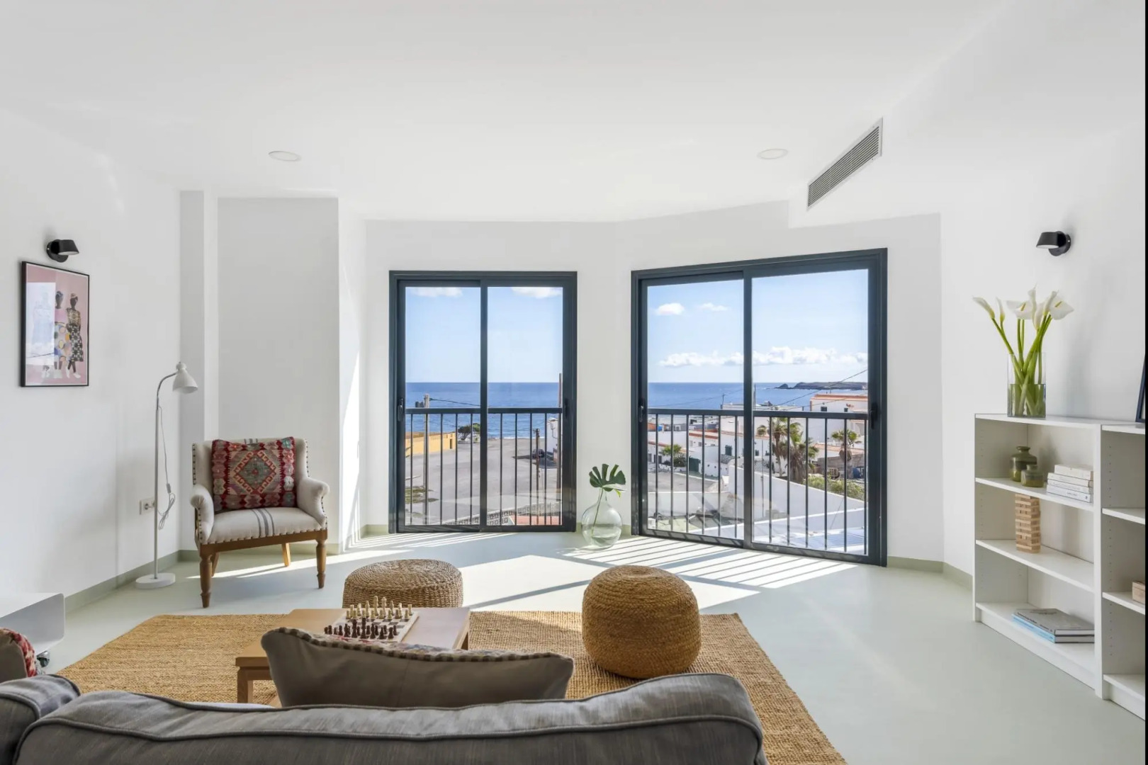 Design house with roof terrace ocean views