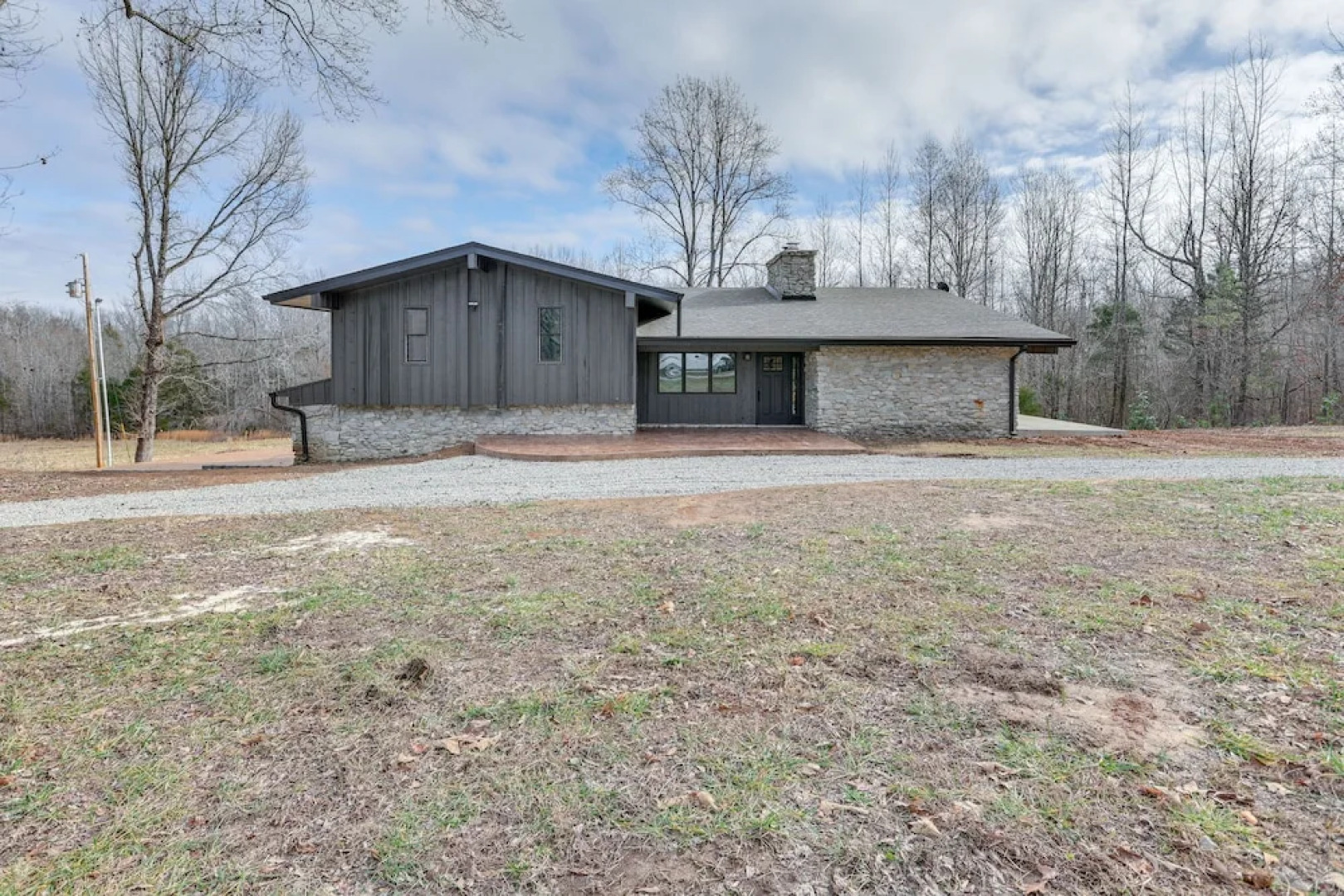 'the Duck Farm' Sugar Tree Hideaway w/ Yard!