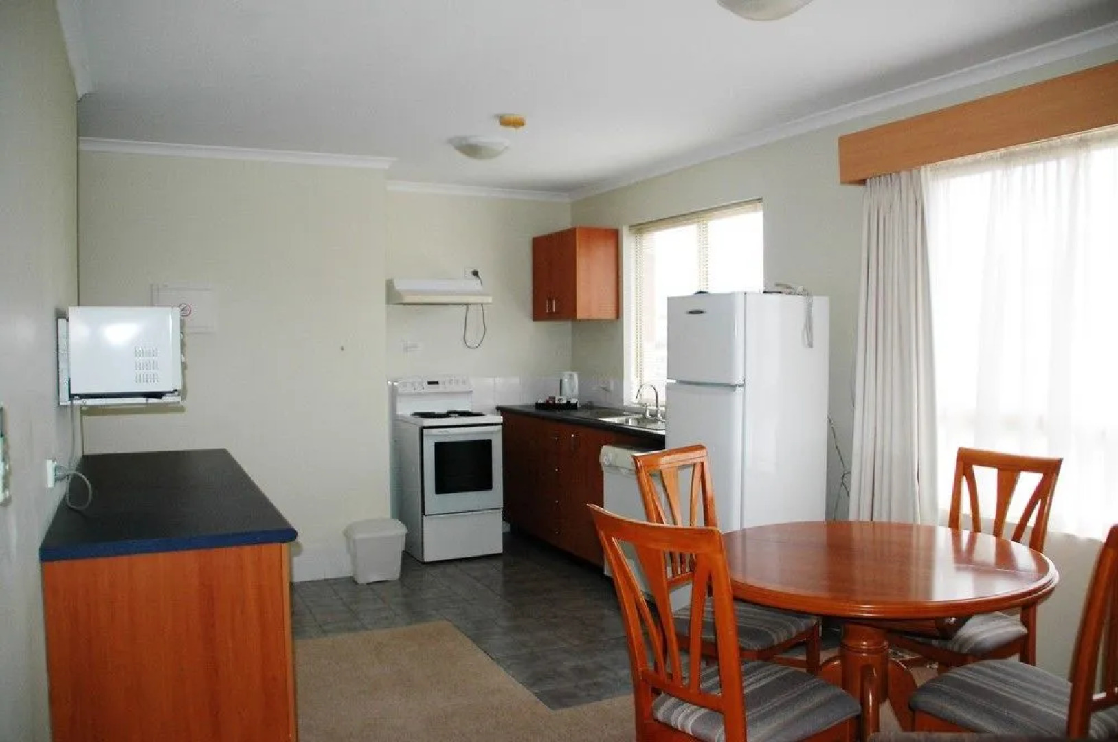 Rockingham Beachside Apartment