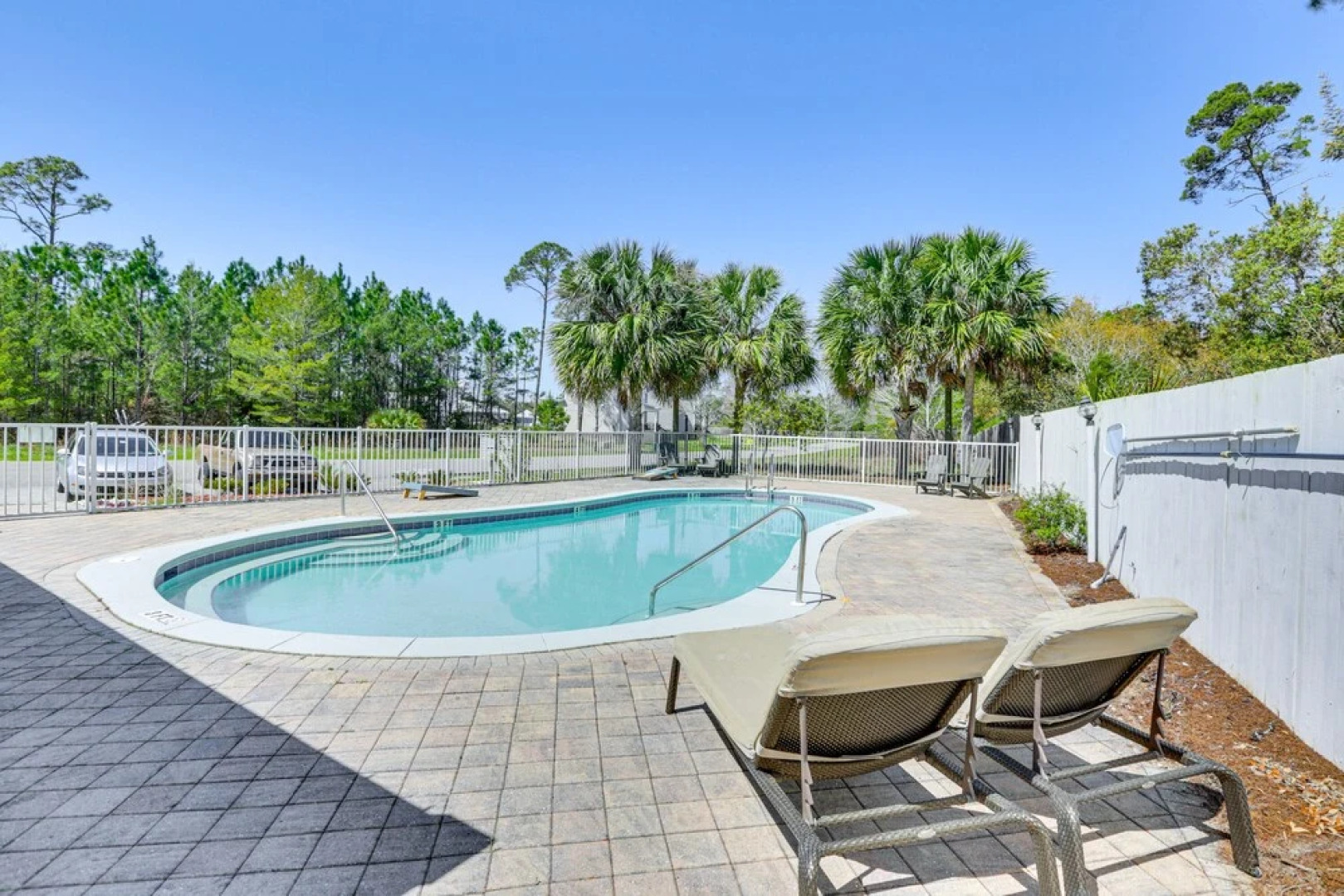 Lovely Carrabelle Home w/ Lake Views & Pool Access