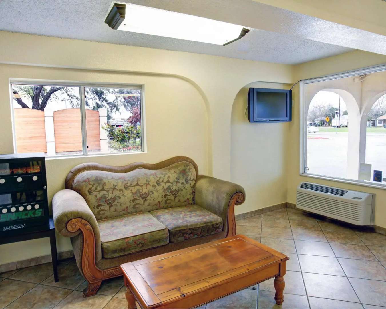 Econo Lodge San Marcos University Area