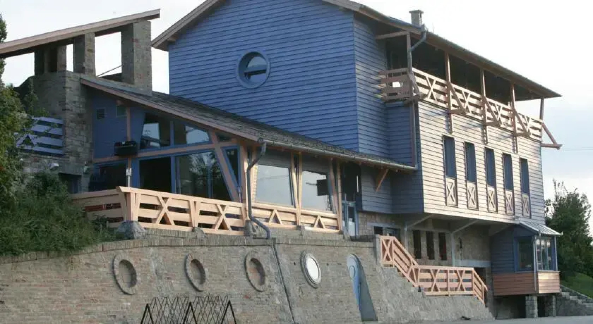 Hilltop Borhotel és Étterem