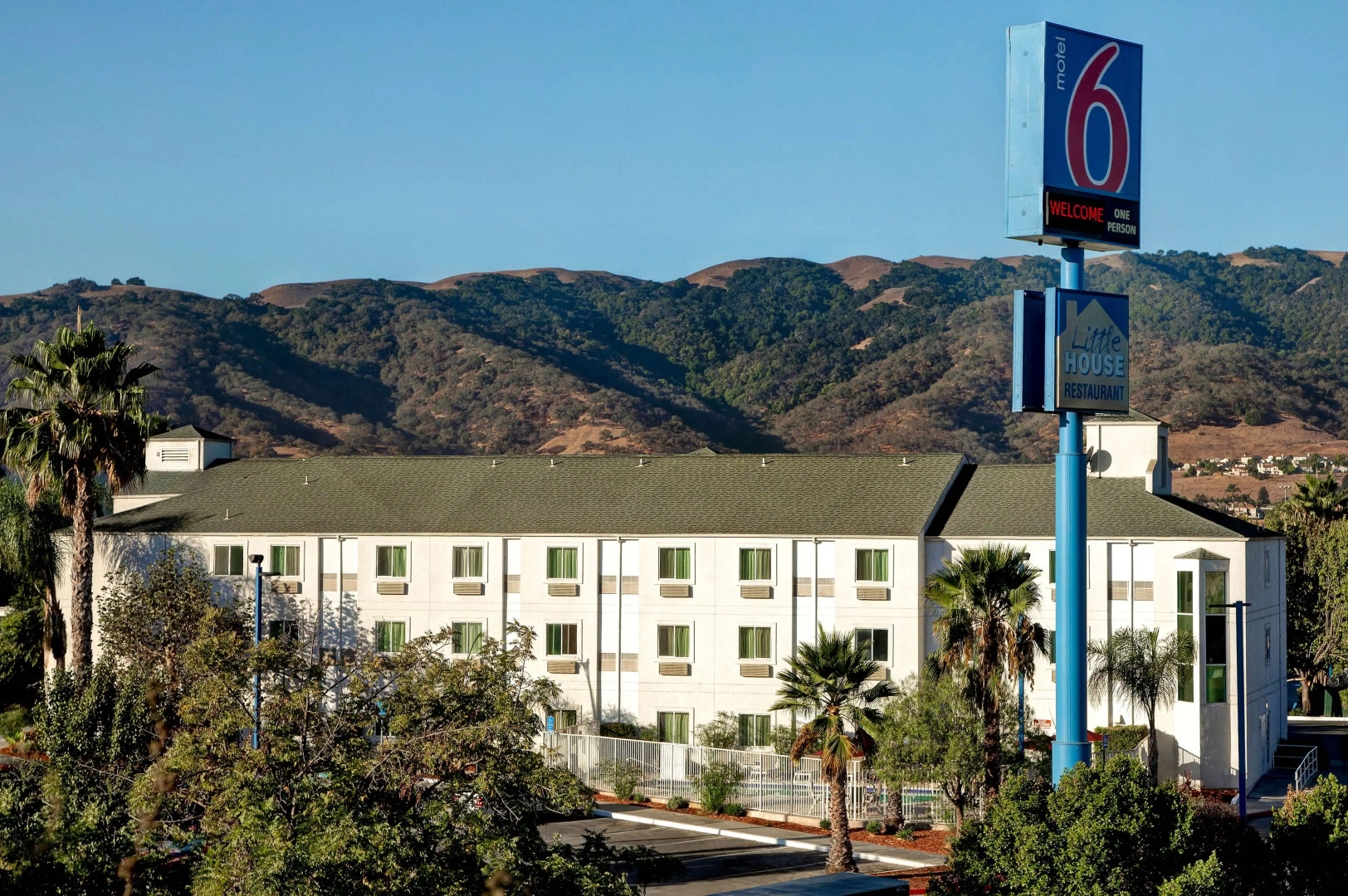 Motel 6 Gilroy, CA