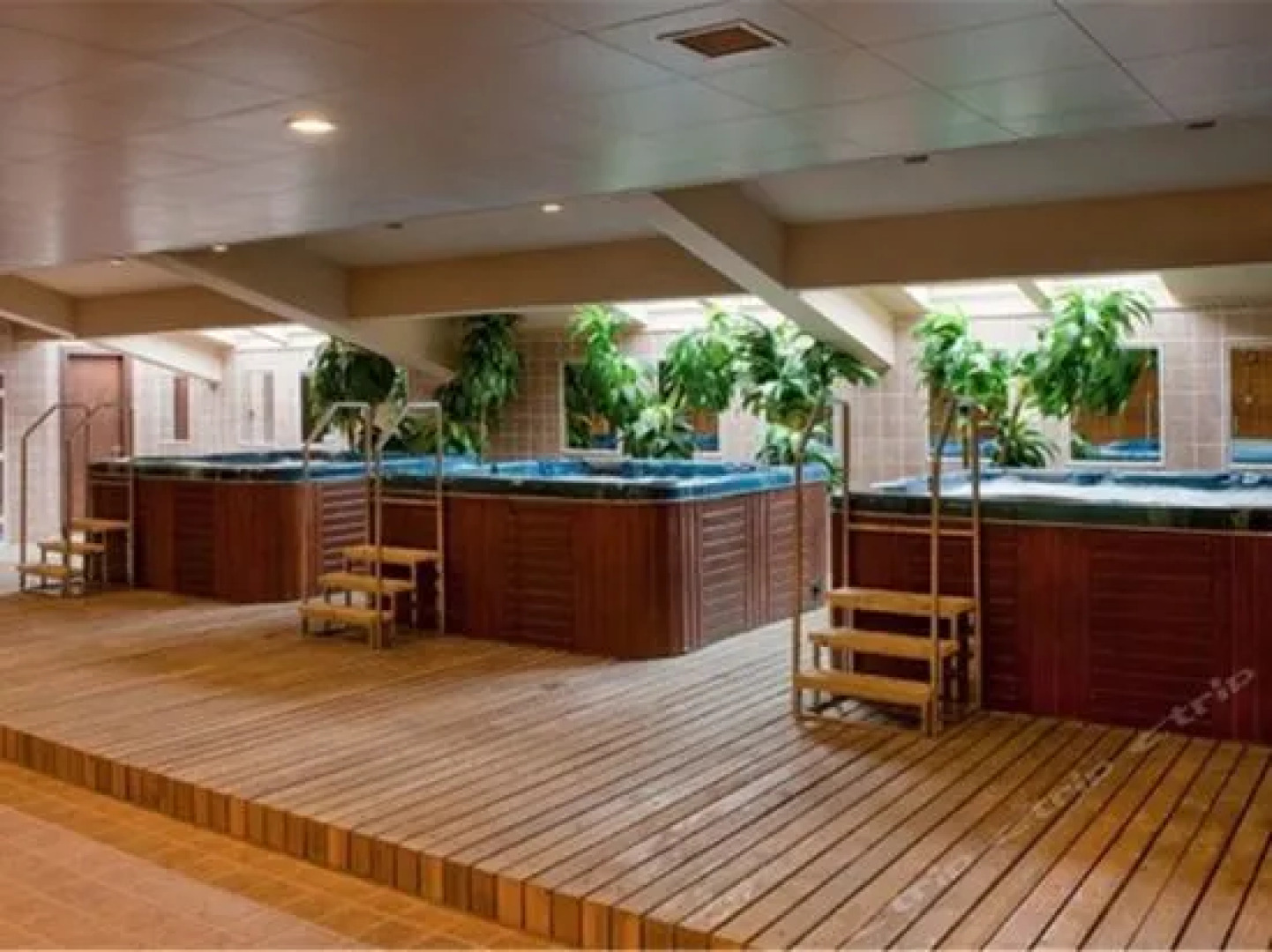 Qingdao Golden Mountain Resort Hotel