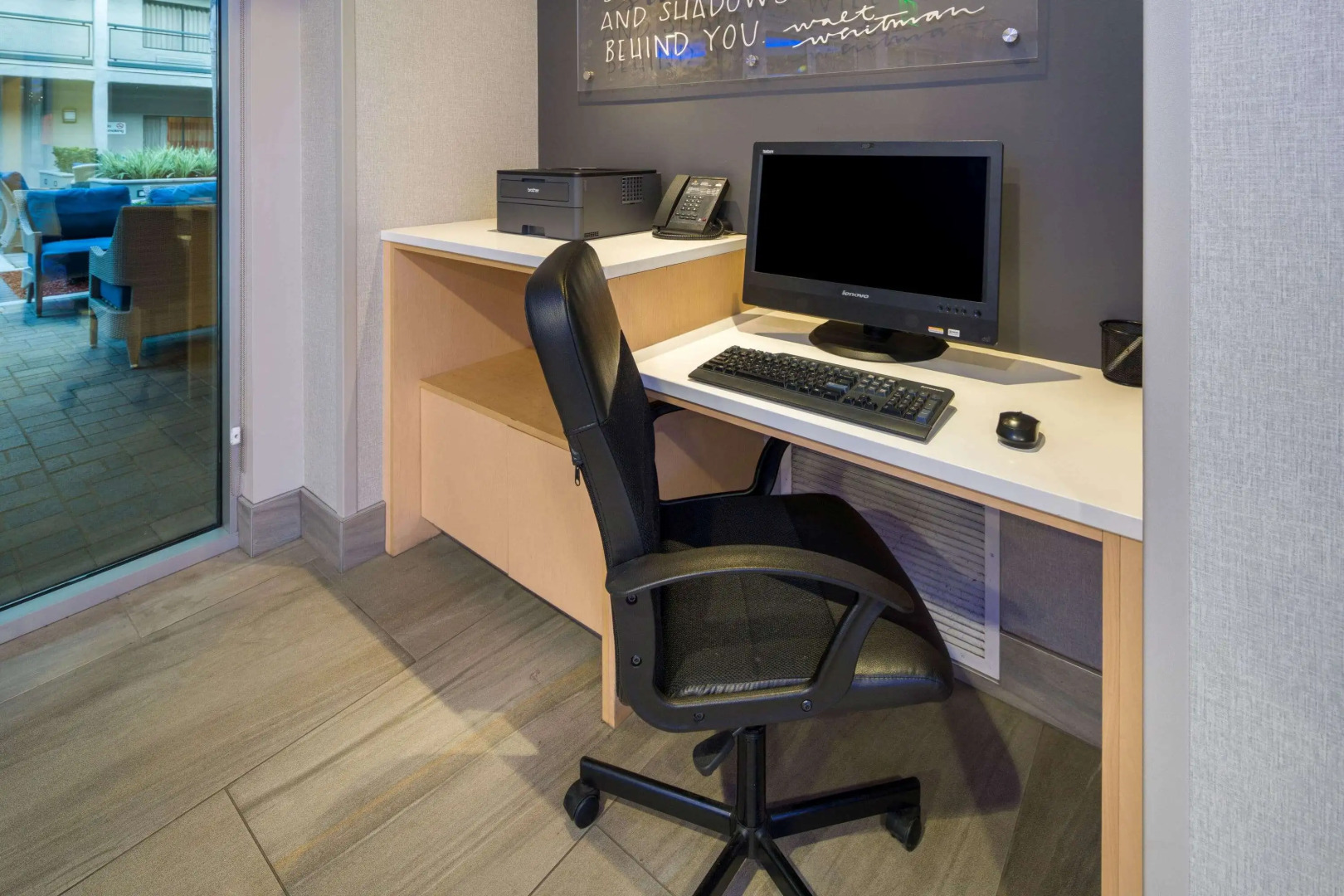 La Quinta Inn & Suites by Wyndham Orange County Airport