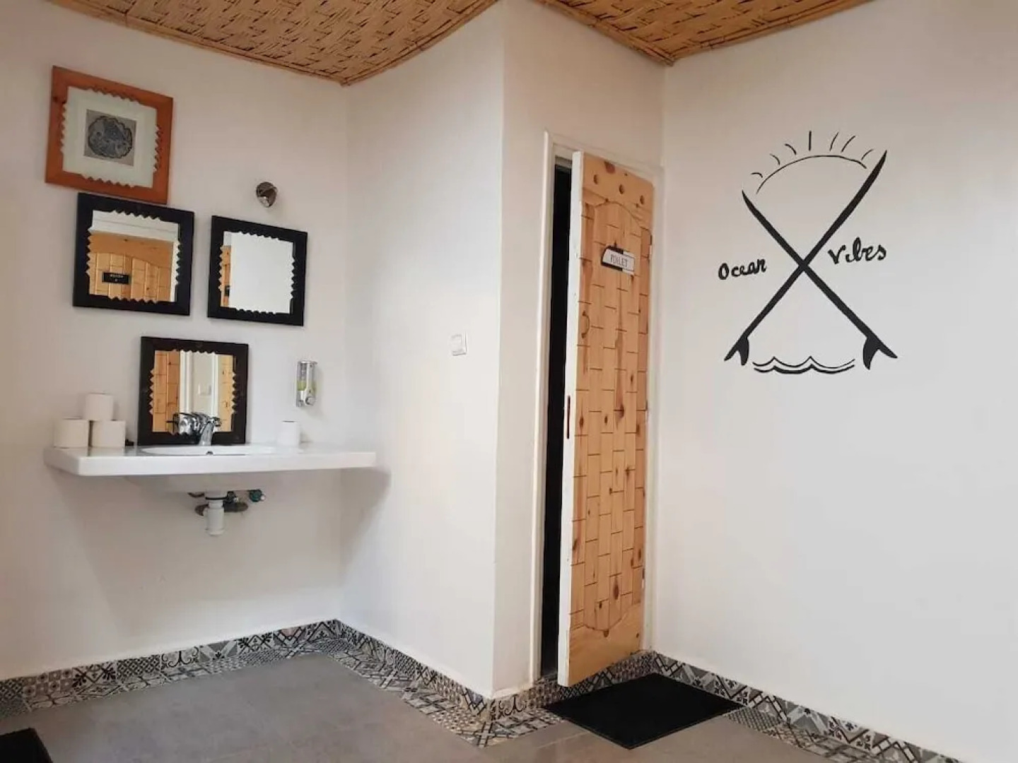 BigBlue Hostel Surf & Coworking