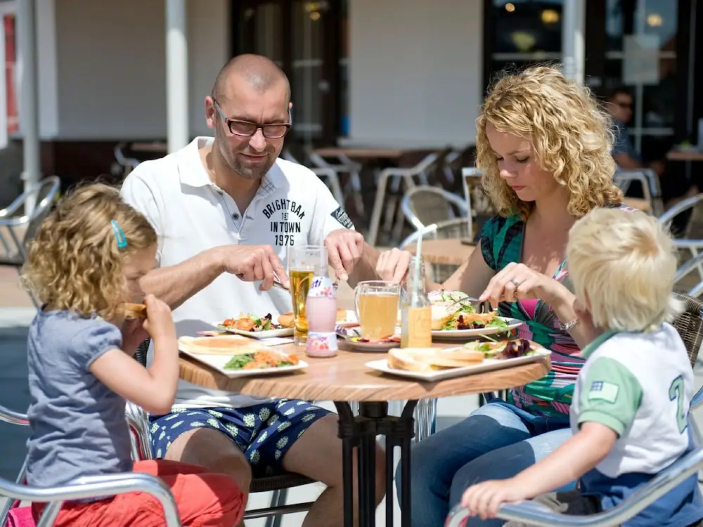 Detached villa with terrace heater, 400 m. from the beach