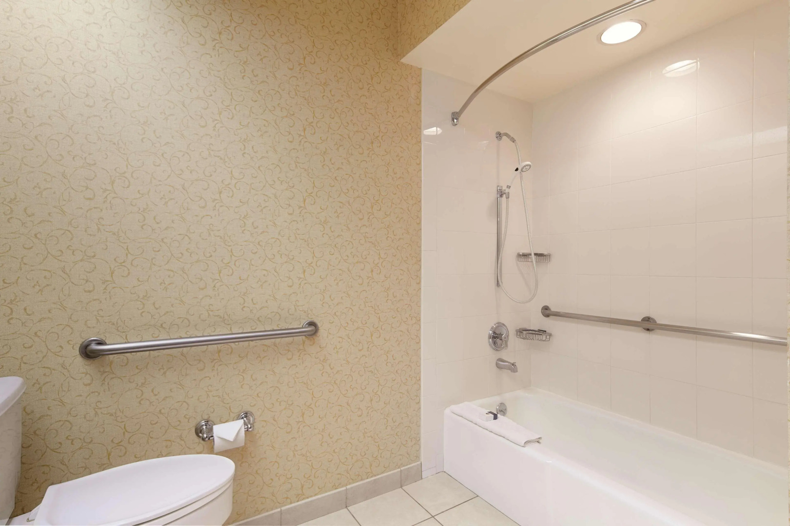 DoubleTree by Hilton Ontario Airport