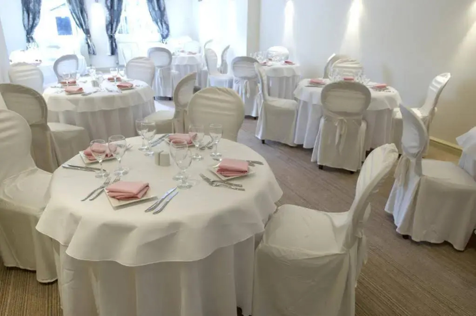 Dimple Well Lodge Hotel