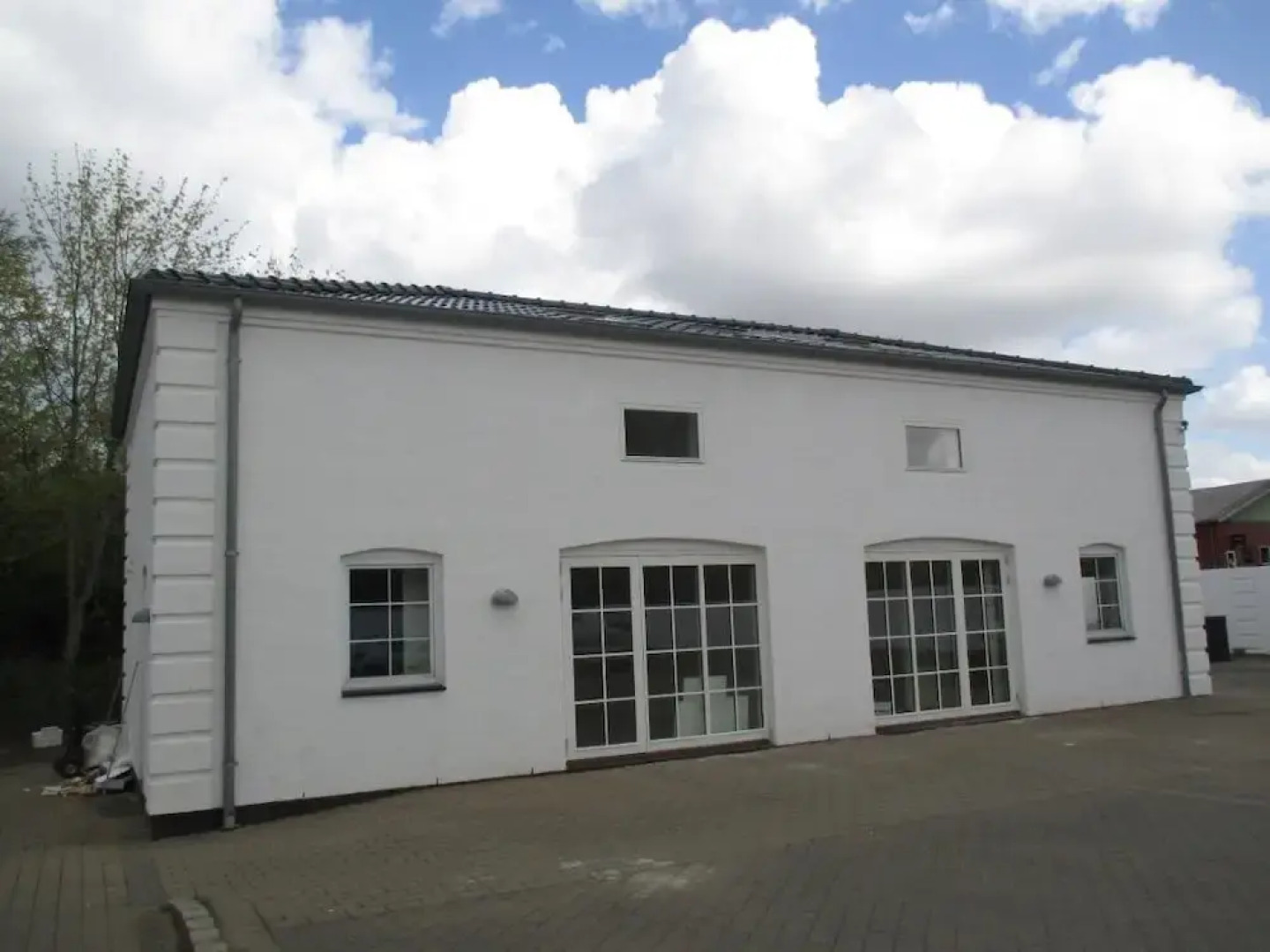 White House Hotel Apartments