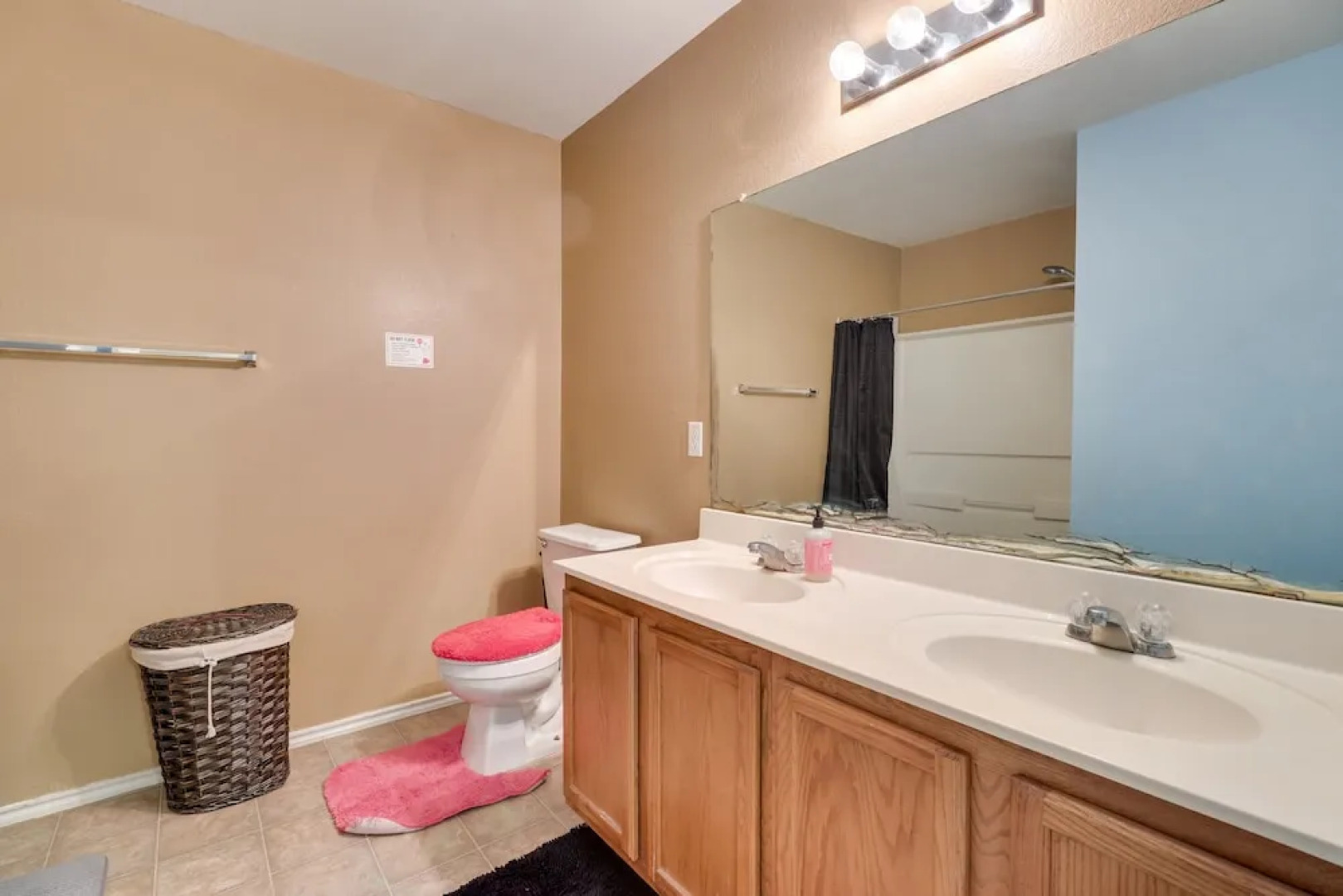 Pet-friendly Austin Area Home w/ Outdoor Oasis