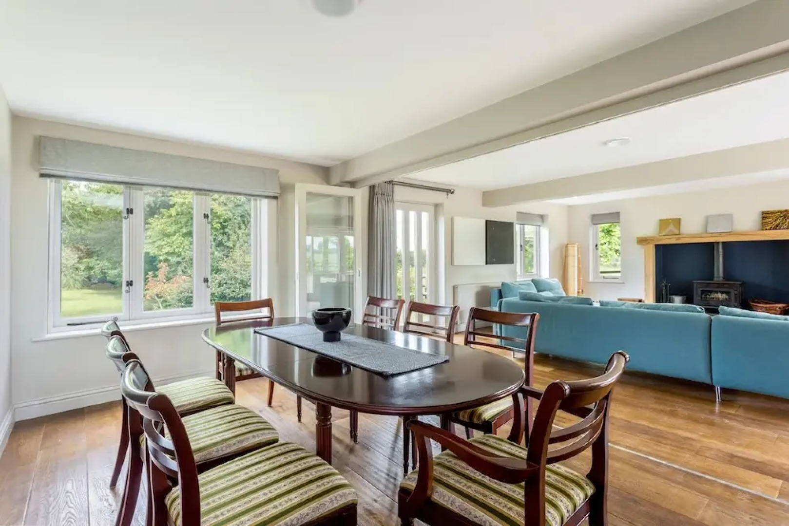 Spacious & Stylish Cotswold Family home