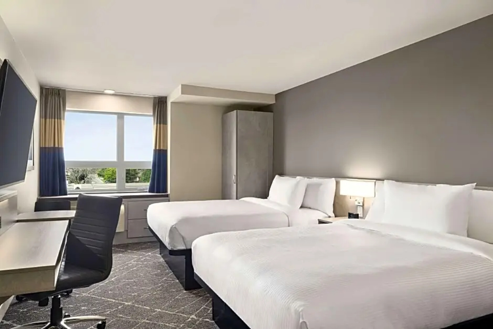 Microtel Inn & Suites Montreal Airport-Dorval QC