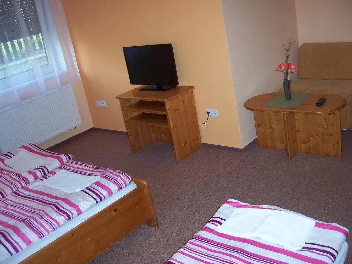 Restaurace a Penzion Lešná