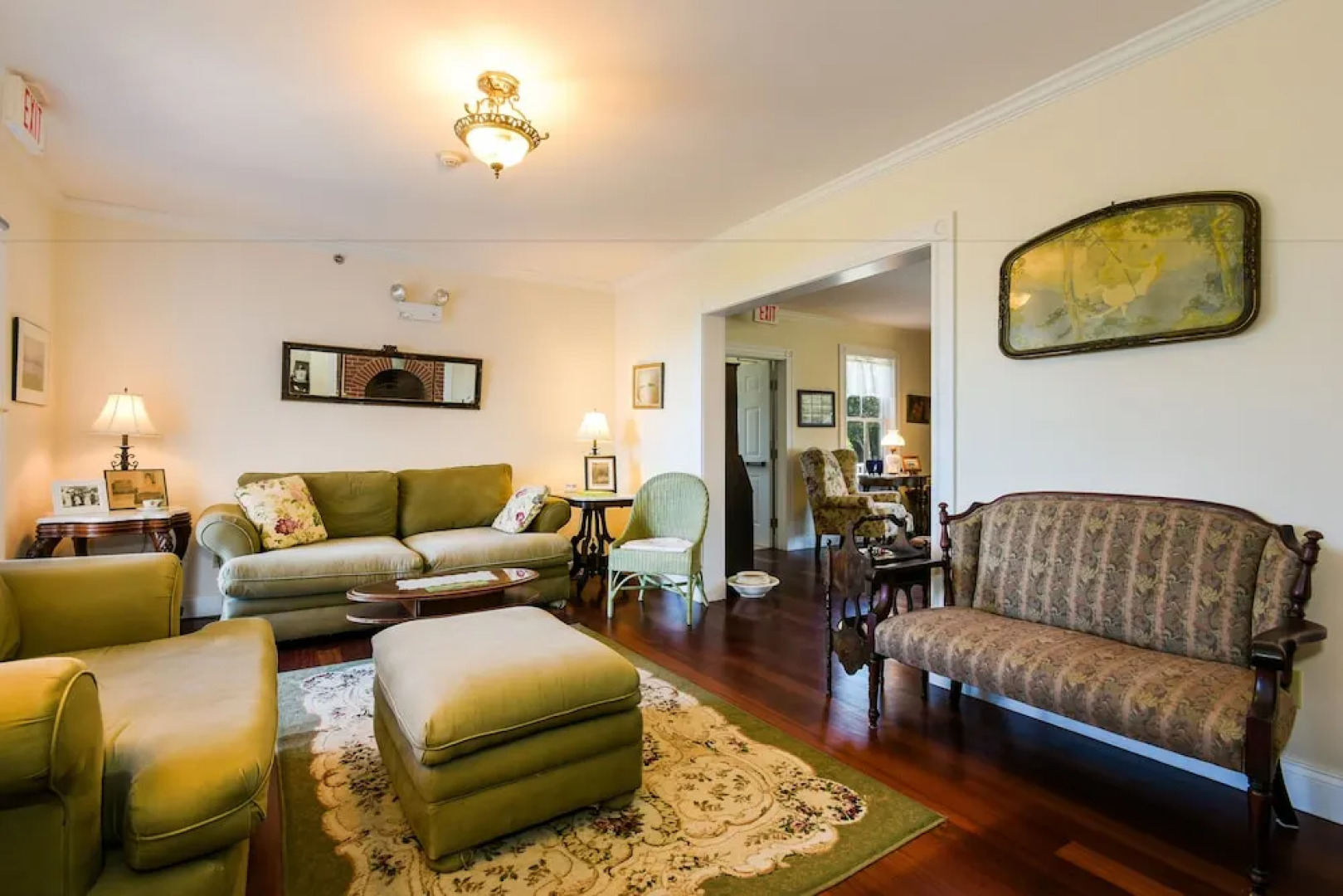 Payne's Harbor View Inn