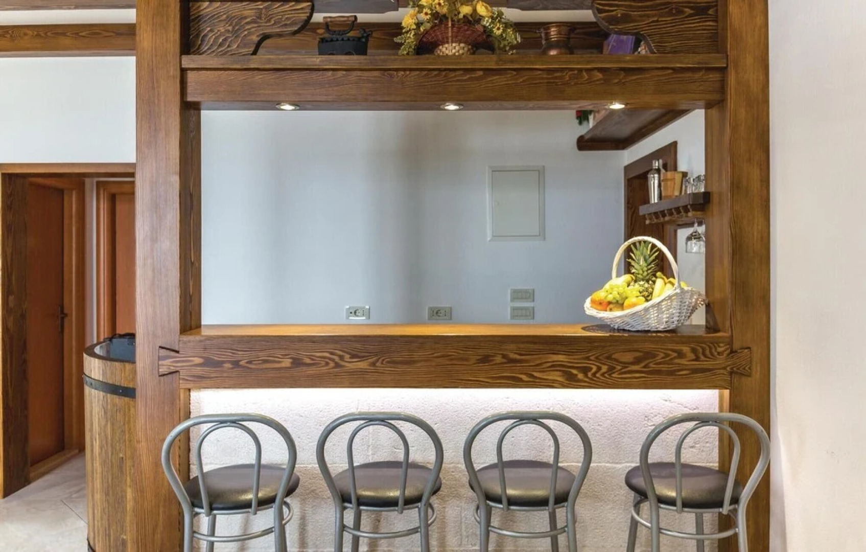 Amazing Home in Tucepi With Wifi and 4 Bedrooms