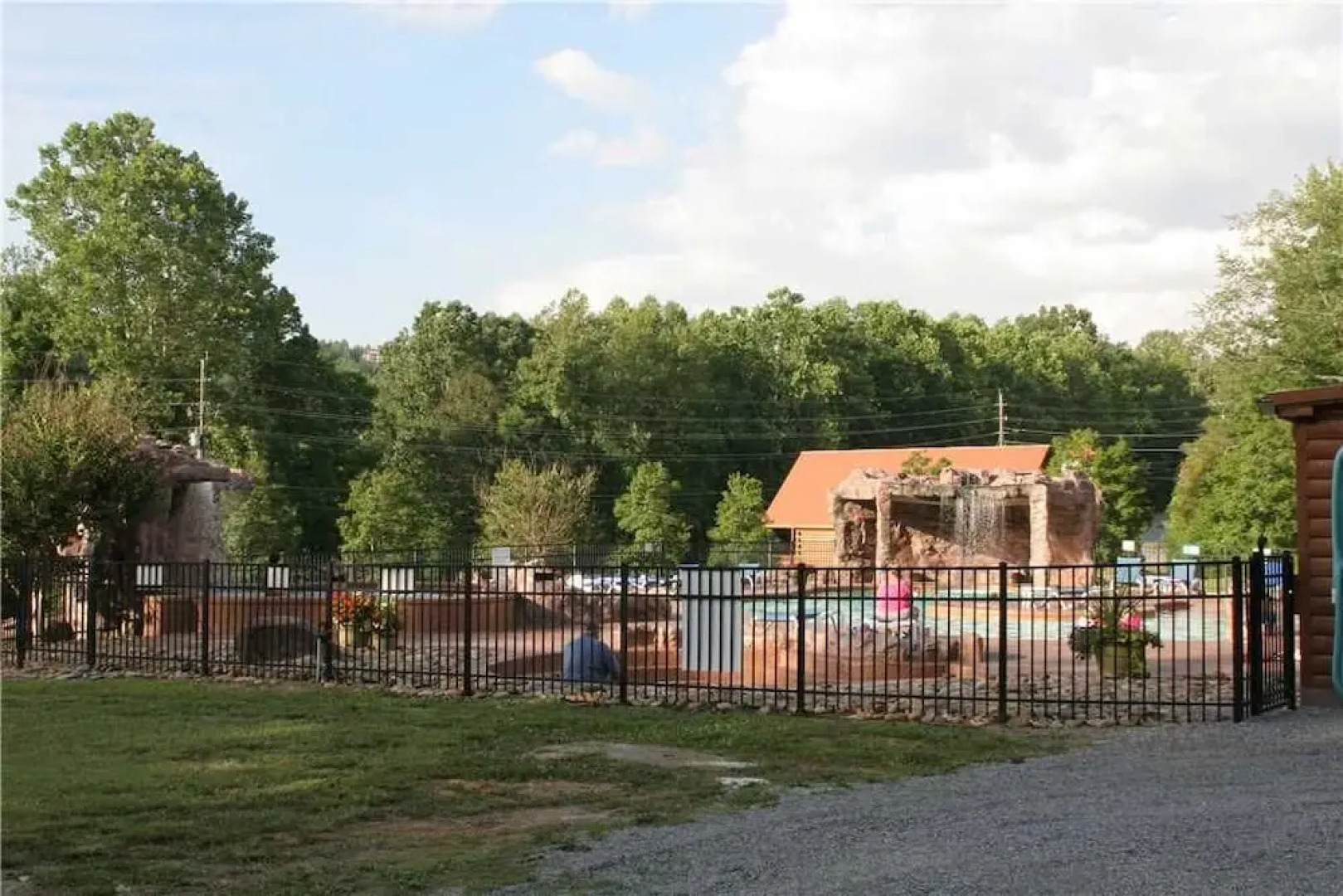 Marlenes Hideaway 3 - Three Bedroom Cabin
