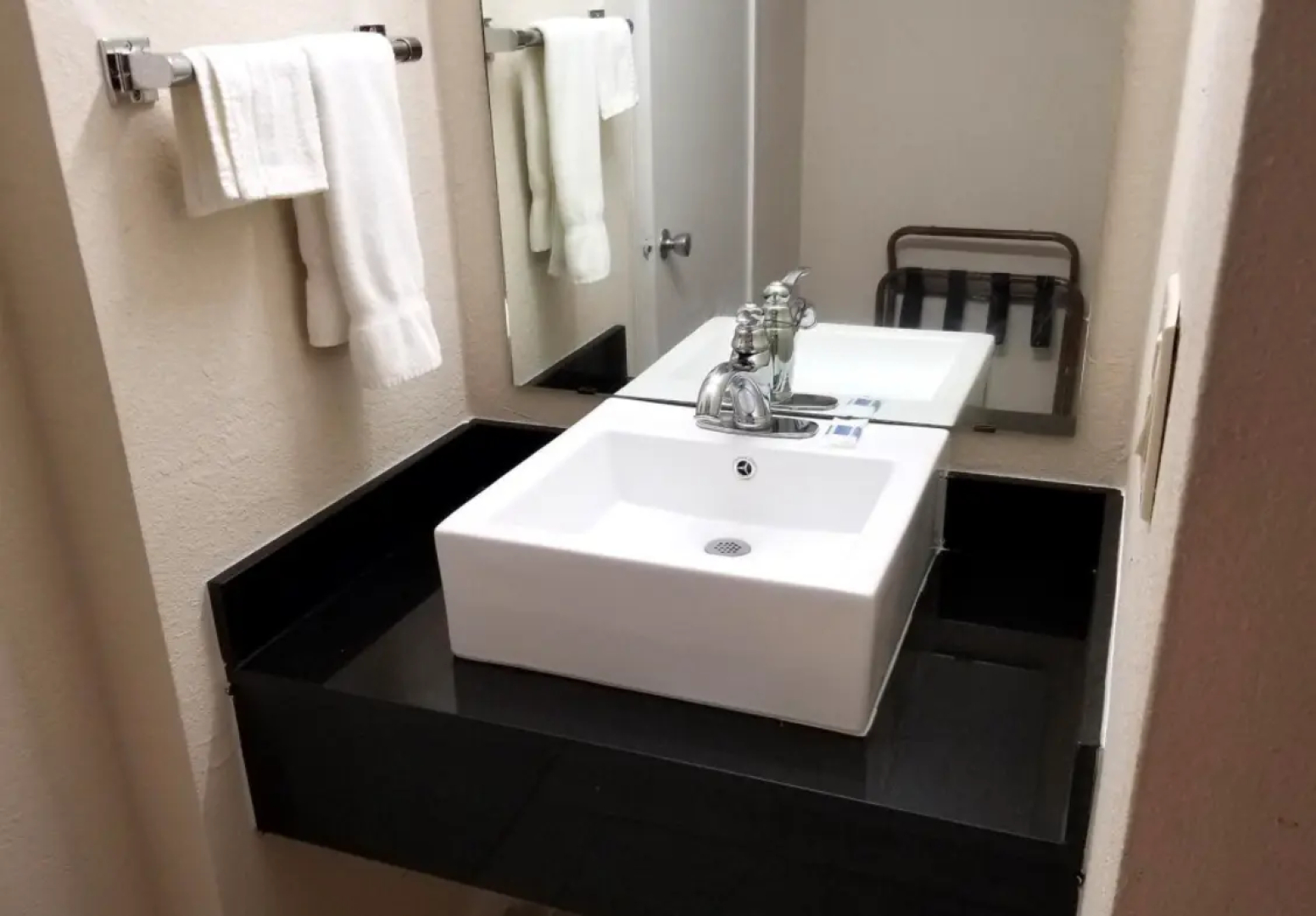 Americas Best Value Inn Marshall