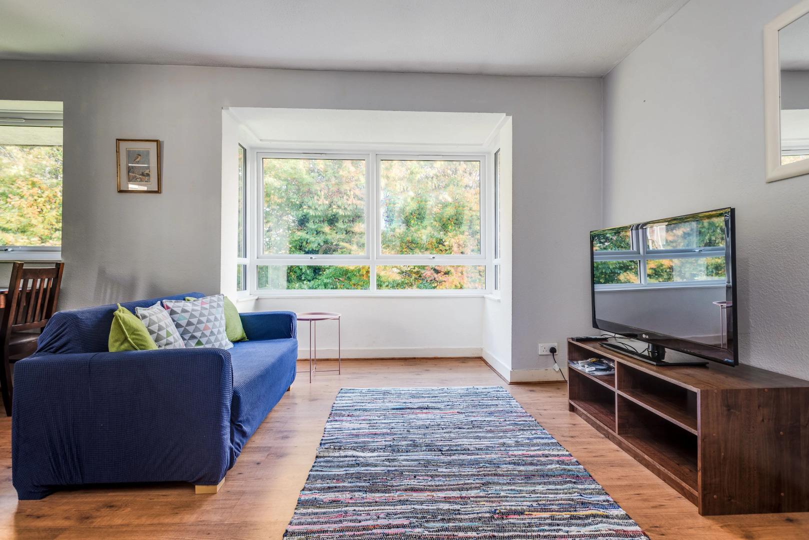 Top-Floor Bright & Sunny 3-Bedroom Flat (sleeps 4)