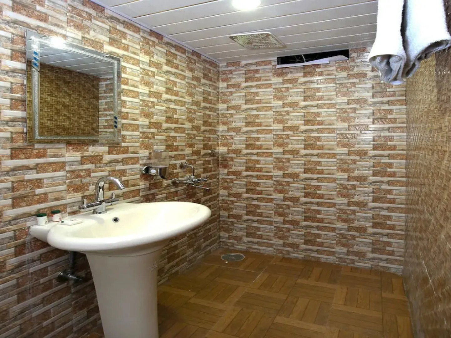 Hotel sai taj Deluxe