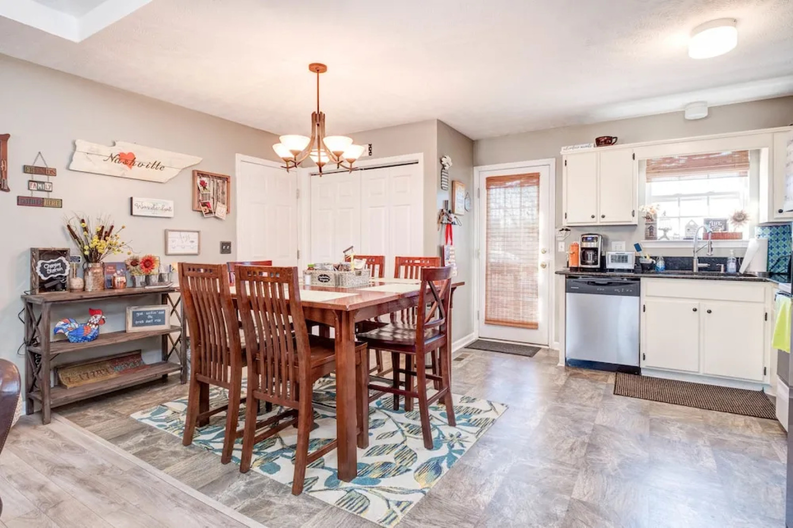 720 Veneta View Home